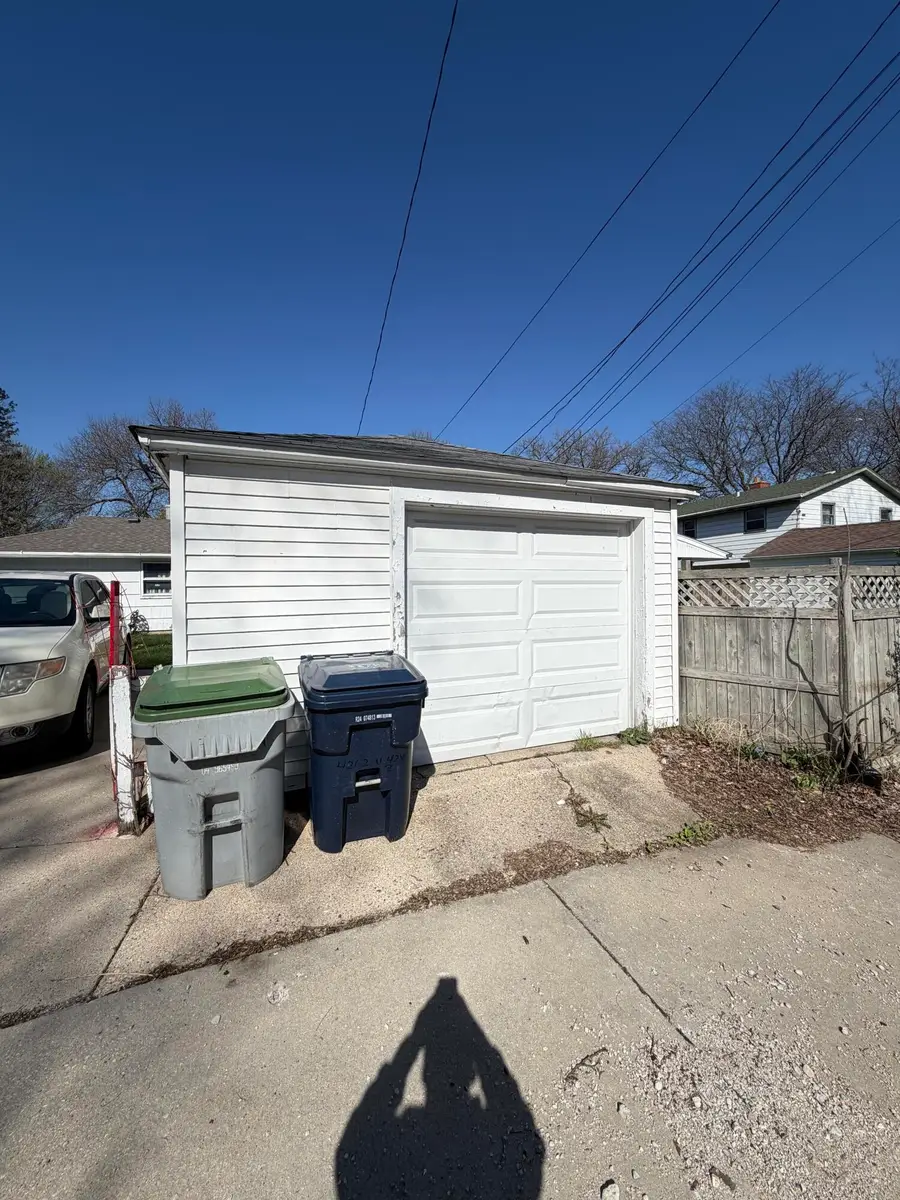 4262 N 42nd Pl, Milwaukee, WI 53216 - #3