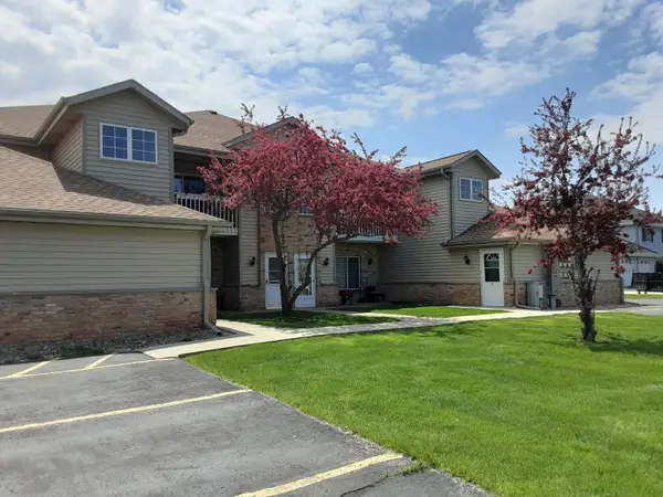 3620 E Barbara Ct, Oak Creek, WI 53154
