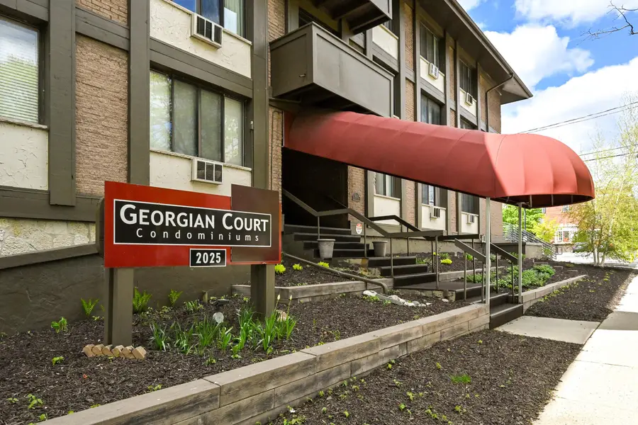2025 E Greenwich Ave, Milwaukee, WI 53211 - #2