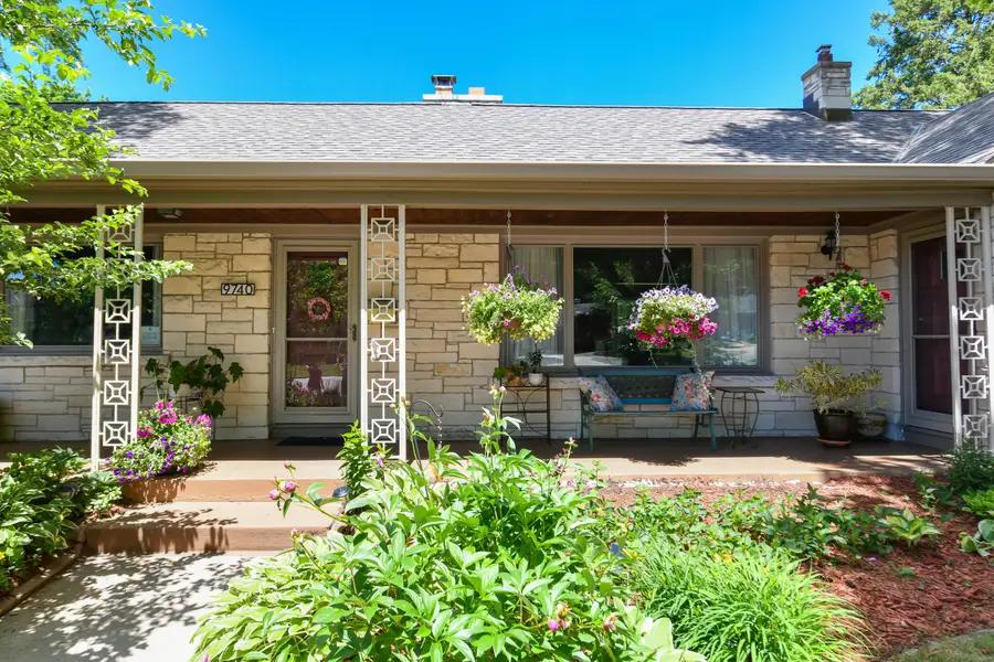9740 W Center St, Milwaukee, WI 53222 - #2