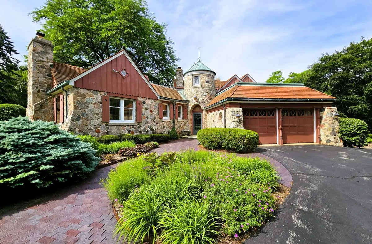 19605 Davidson Rd, Brookfield, WI 53045 - #1