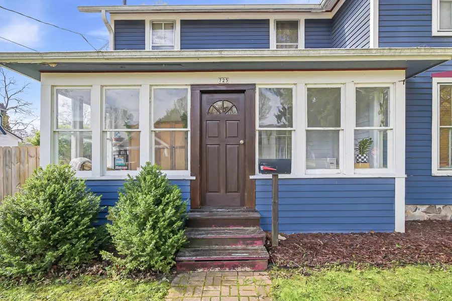 725 W South St, Oconomowoc, WI 53066 - #2
