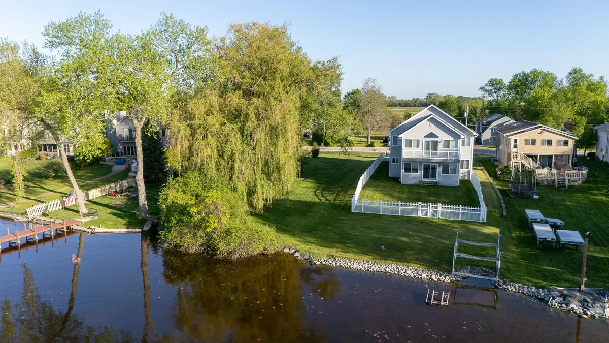 7427 Wind Lake Rd E, Wind Lake, WI 53185 - #1