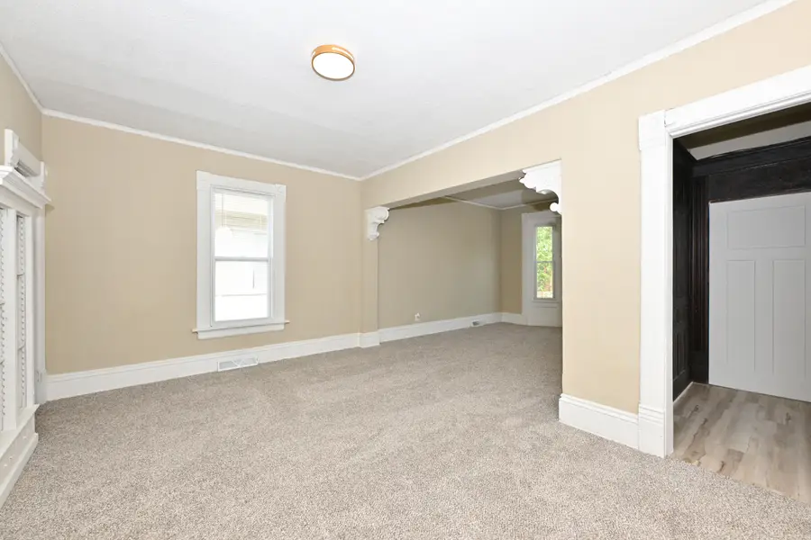 143 E Garfield Ave, Milwaukee, WI 53212 - #3