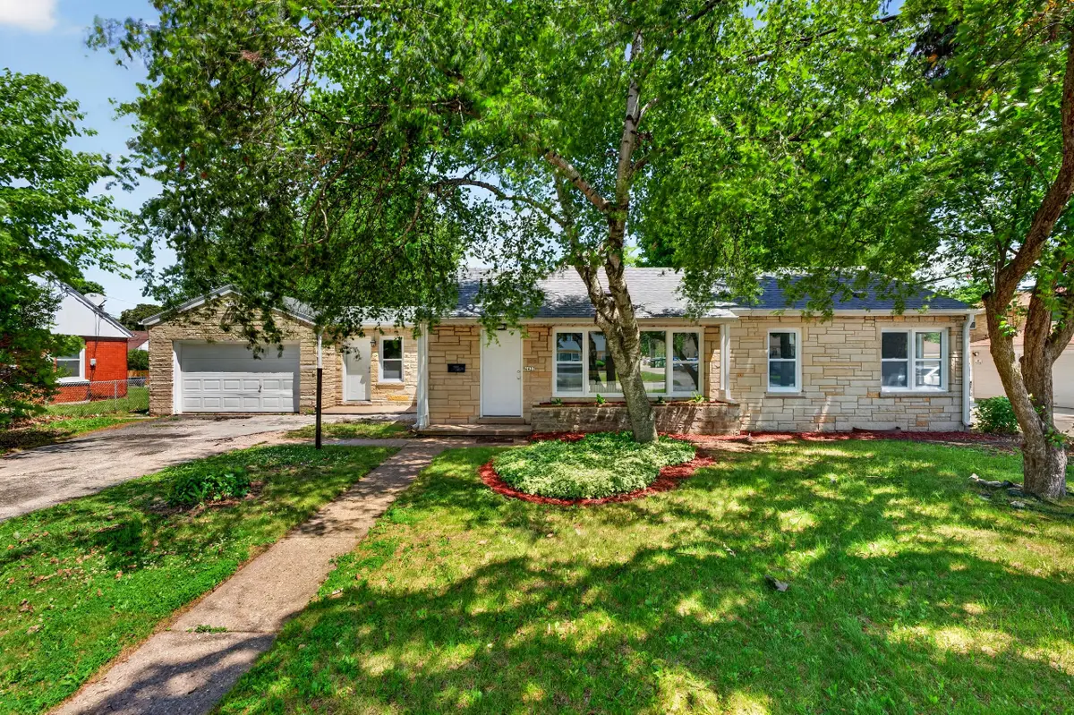 4422 N 84th St, Milwaukee, WI 53225 - #1
