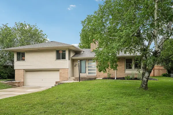 7524 W Wisconsin Ave, Wauwatosa, WI 53213