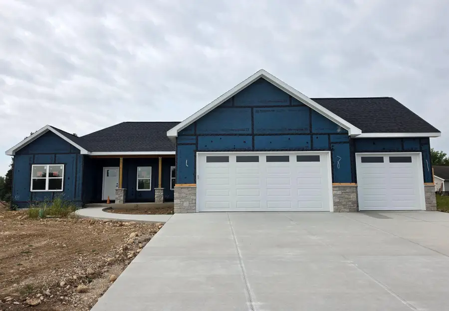 130 Ervalice Ct, Random Lake, WI 53075 - #2