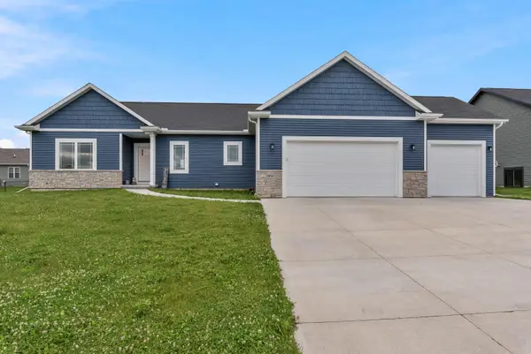 1074 Crystal Ln, Mayville, WI 53050