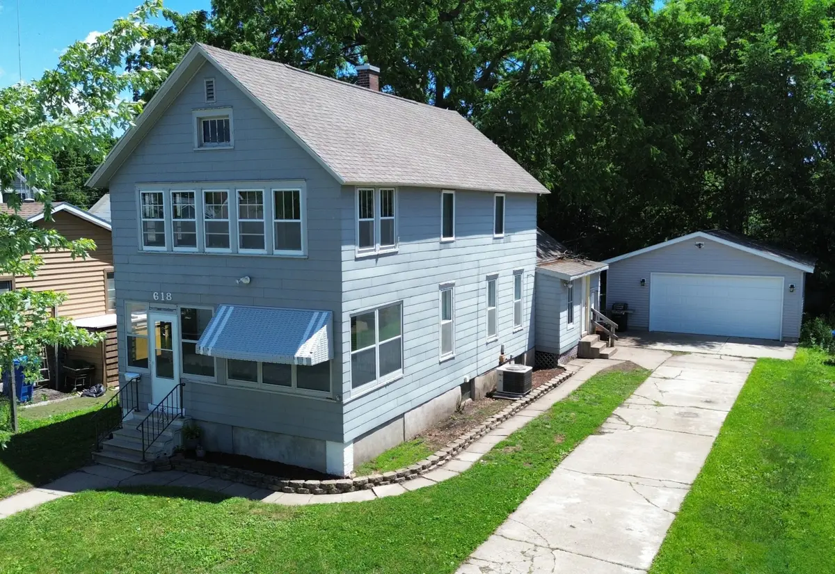 618 Sioux St, Winona, MN 55987 - #1