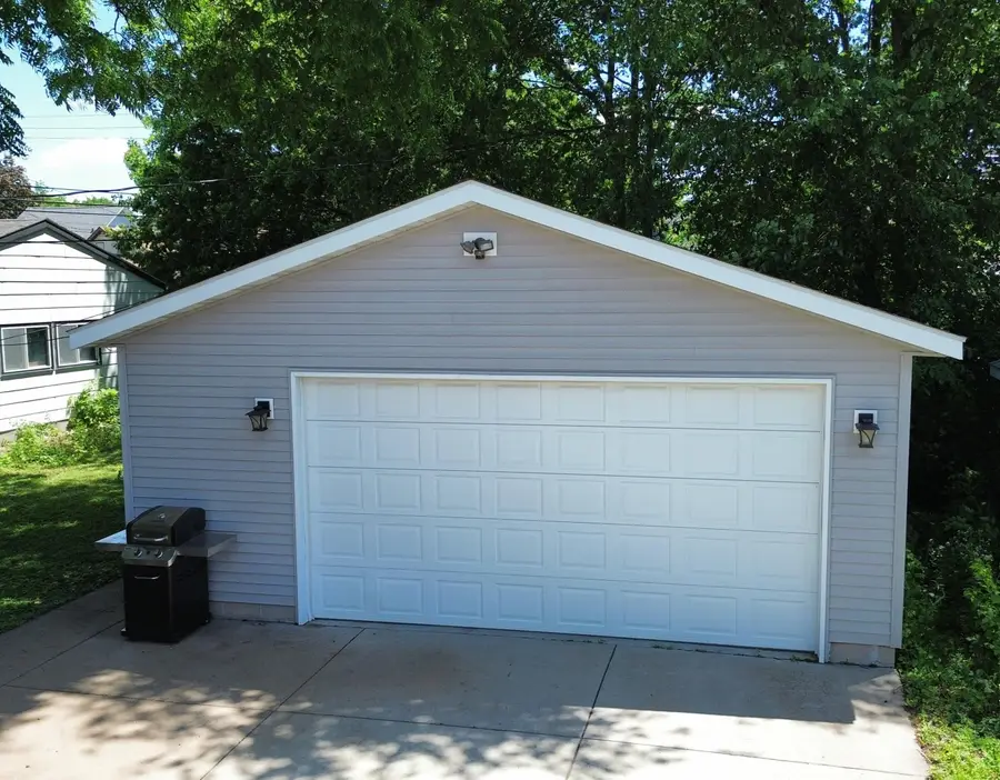 618 Sioux St, Winona, MN 55987 - #2