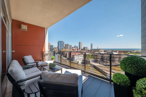 106 W Seeboth St, Milwaukee, WI 53204