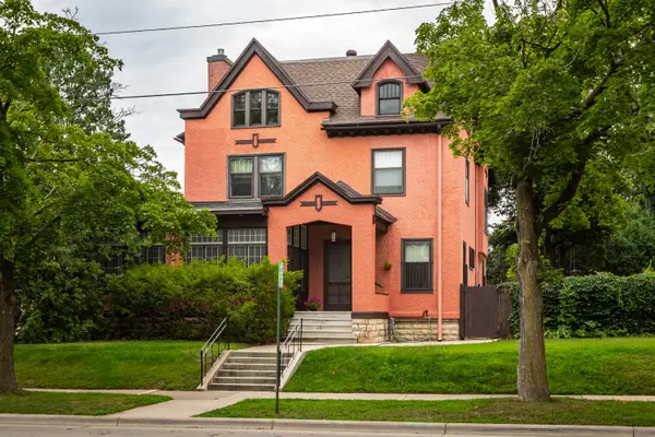 1414 Main St, La Crosse, WI 54601