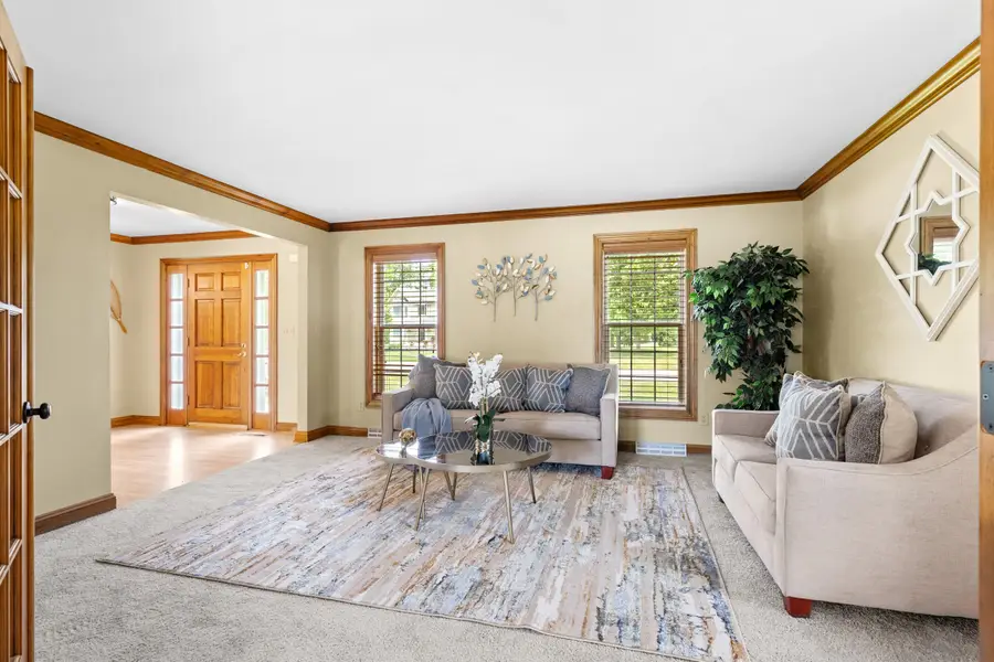 8621 Talamasca Dr, Caledonia, WI 53126 - #3