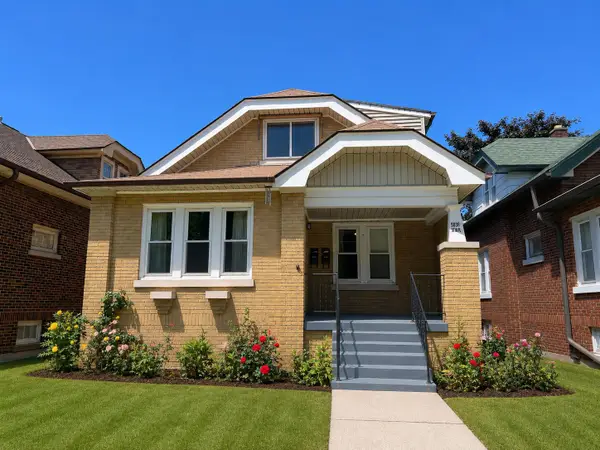 3017 S 6th St, Milwaukee, WI 53215