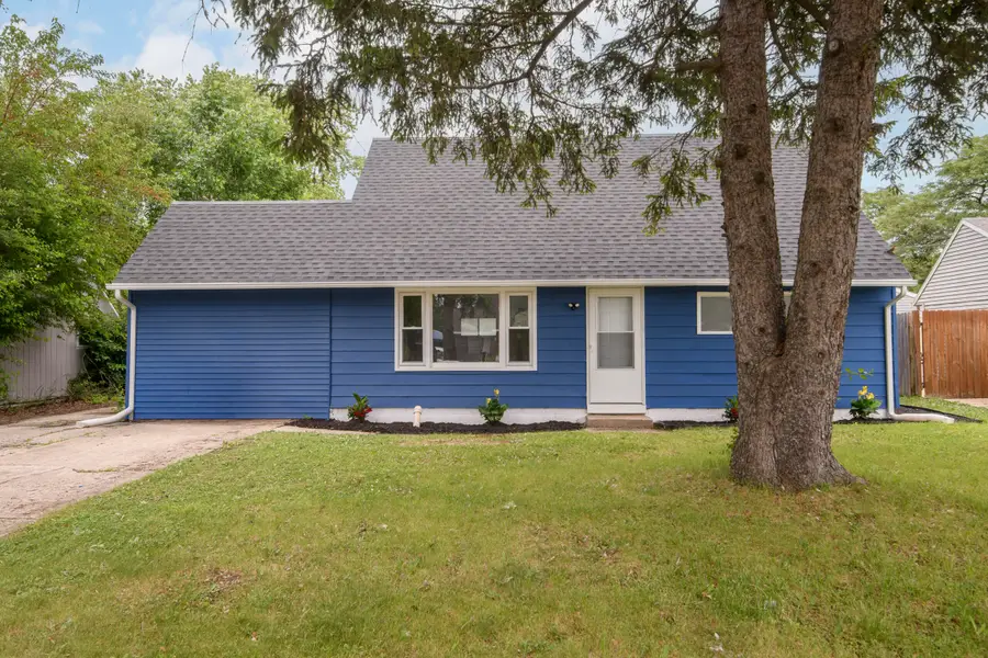 6908 W Allerton Ave, Greenfield, WI 53220 - #3