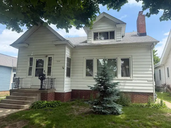 2762 S Linebarger Ter, Milwaukee, WI 53207