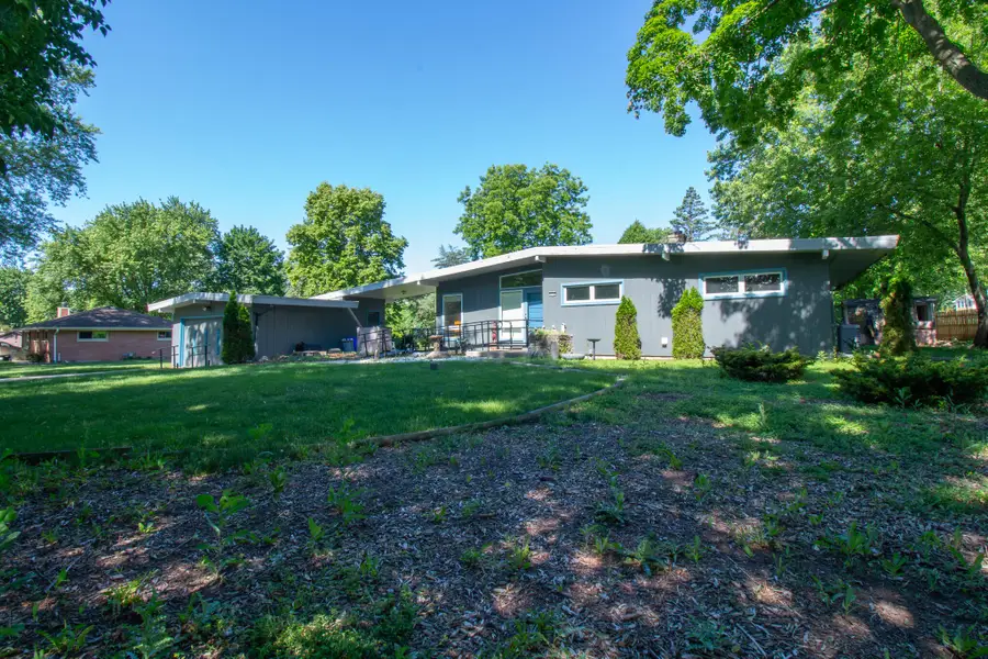 3325 Wilshire Rd, Brookfield, WI 53045 - #3