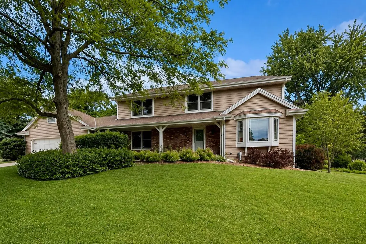 N106W7580 Chatham St, Cedarburg, WI 53012 - #1