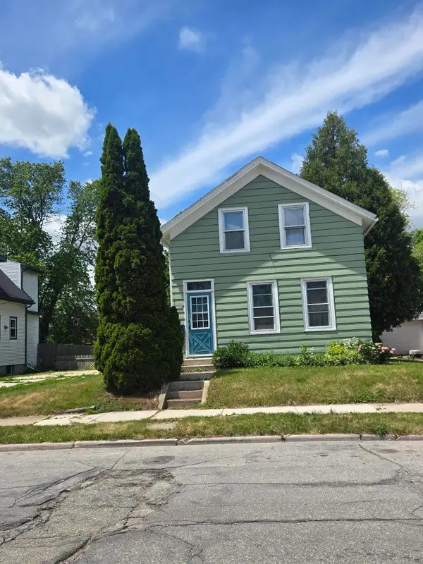 1508 S 14th St, Sheboygan, WI 53081