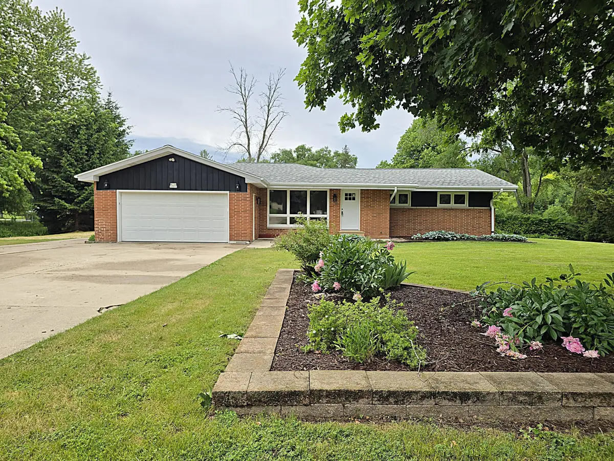 W136N7015 Claas Rd, Menomonee Falls, WI 53051 - #1