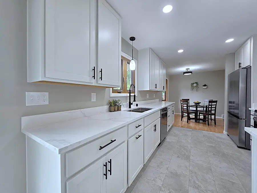 W136N7015 Claas Rd, Menomonee Falls, WI 53051 - #2