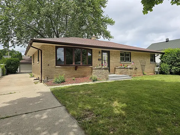 3627 S 86th St, Milwaukee, WI 53228