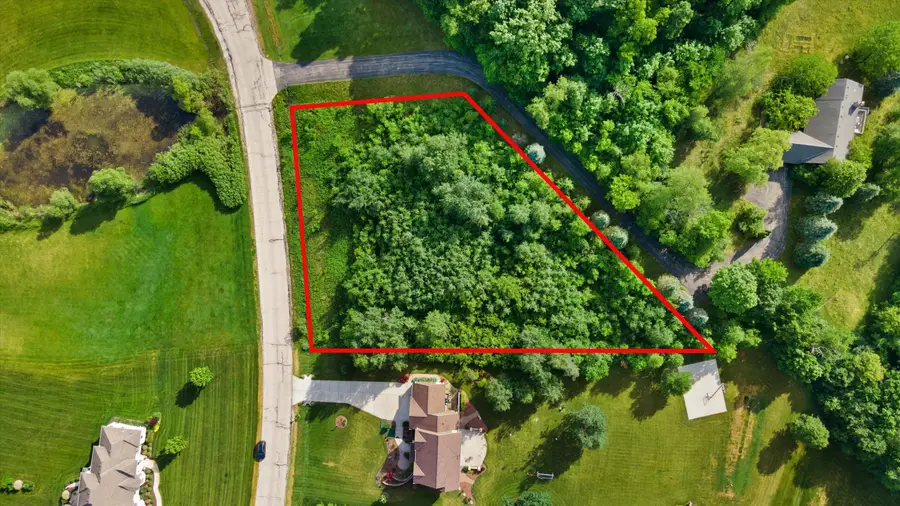 S63W22755 Garrett Dr, Vernon, WI 53189 - #2