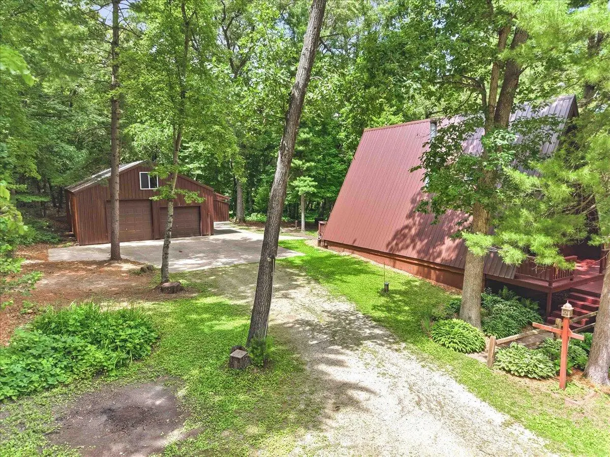 N9261 Perkins Rd, Farmington, WI 54644 - #1
