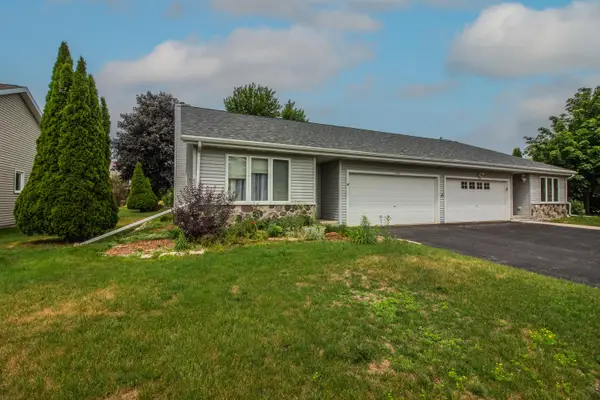 772 Acadia Ave, West Bend, WI 53095