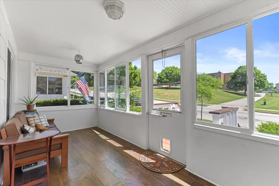 140 S Hartwell Ave, Waukesha, WI 53186 - #2