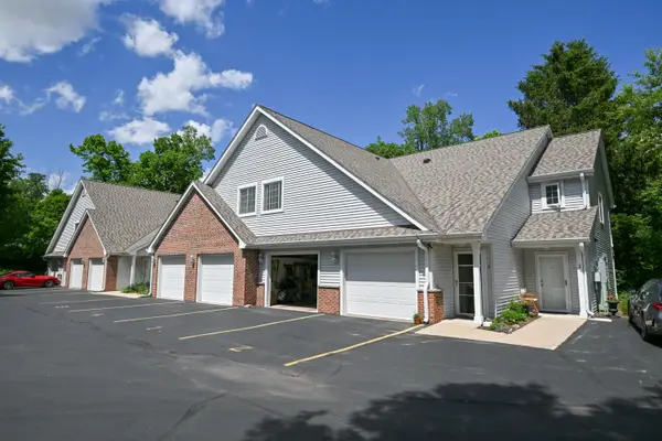 424 W Grand Ave, Port Washington, WI 53074