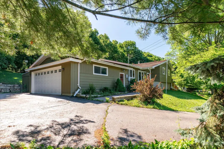 3421 Cliffside Dr, Shelby, WI 54601 - #2