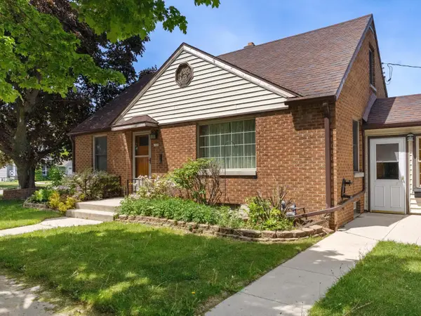 1528 Ashland Ave, Sheboygan, WI 53081