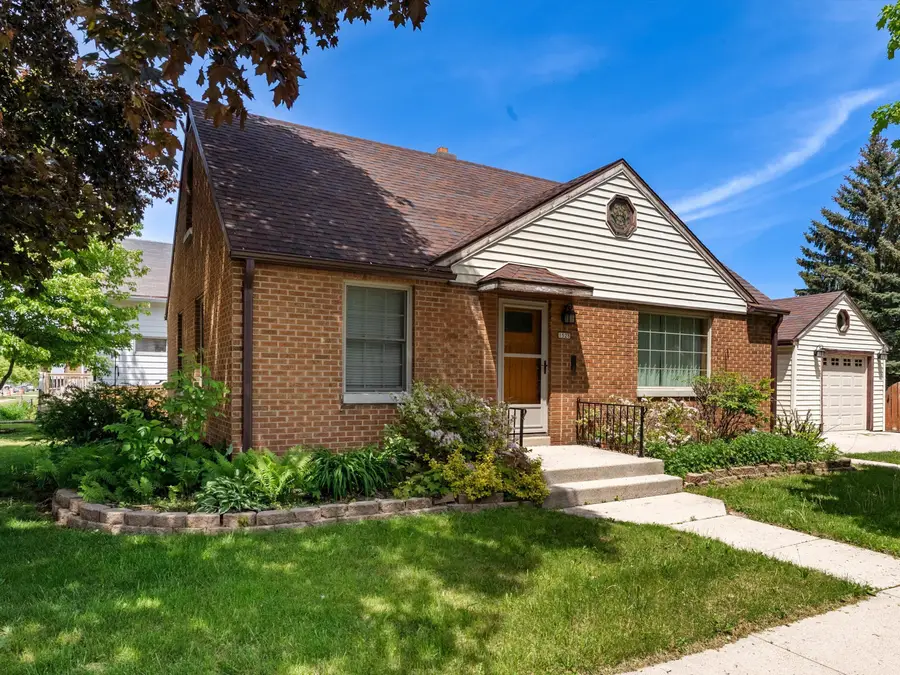 1528 Ashland Ave, Sheboygan, WI 53081 - #2