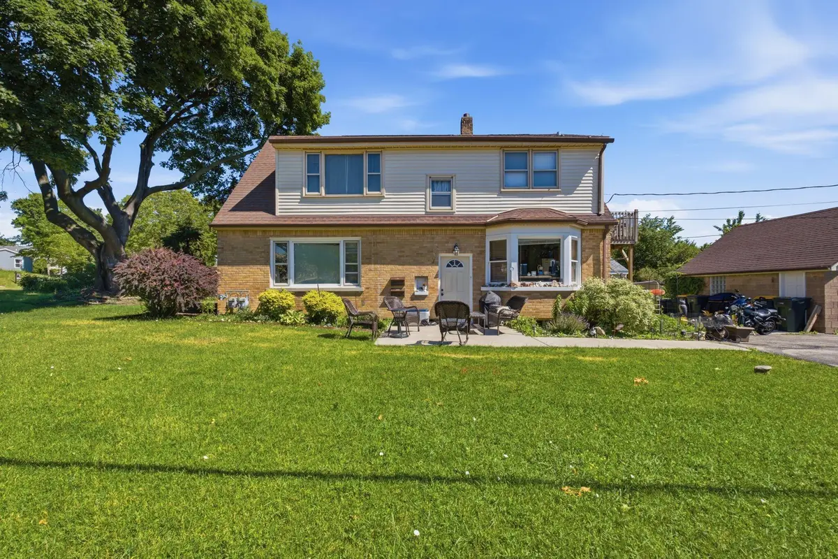 2470 S 92nd St, West Allis, WI 53227 - #1