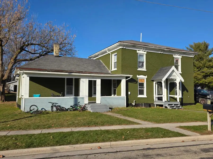 401 S College Ave, Fox Lake, WI 53933 - #2