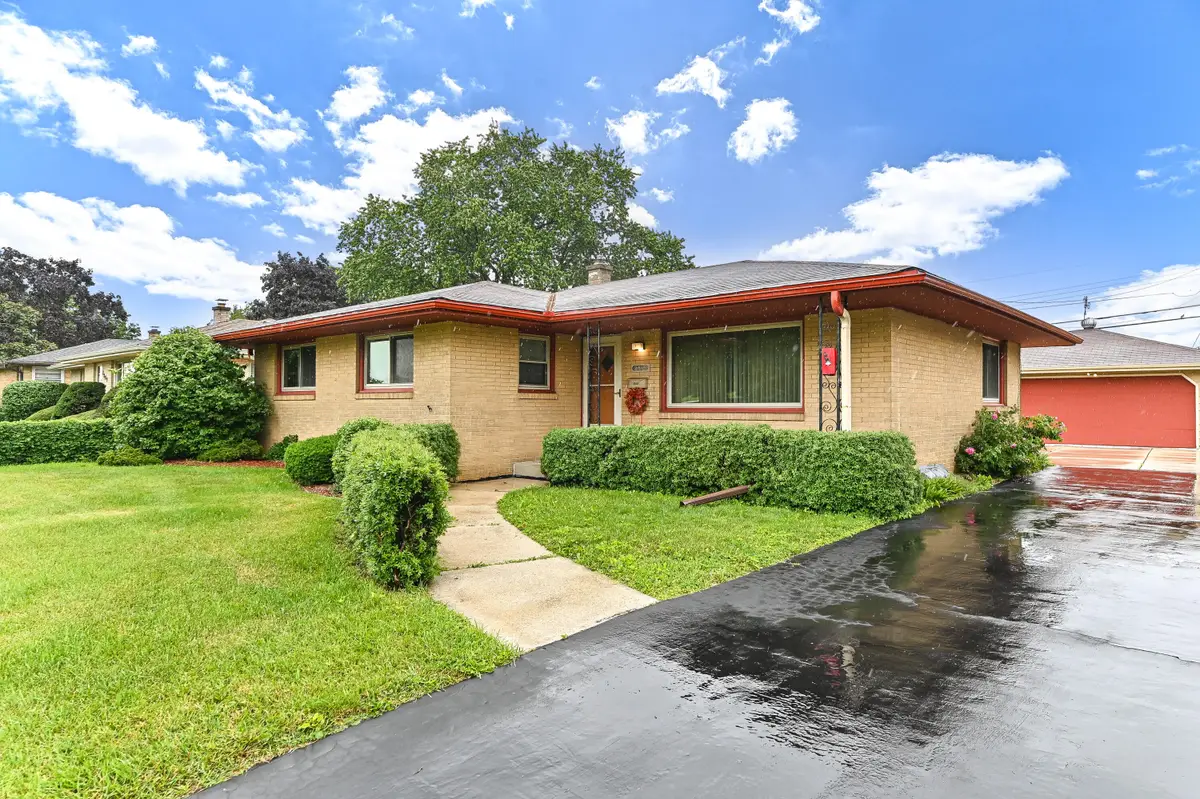 2815 Ohio St, Racine, WI 53405 - #1