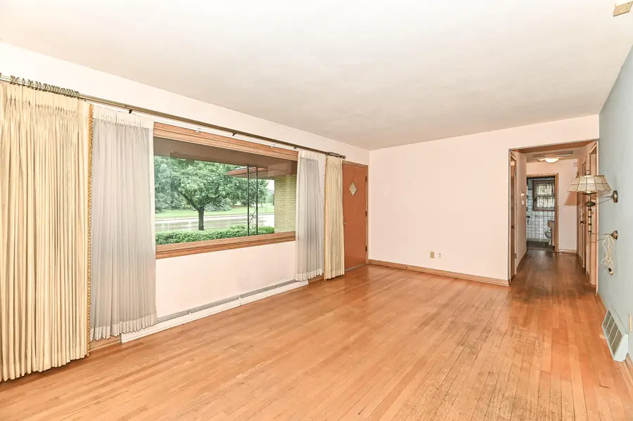 2815 Ohio St, Racine, WI 53405 - #3