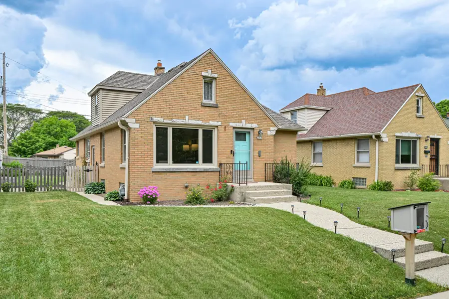3767 N 77th St, Milwaukee, WI 53222 - #2