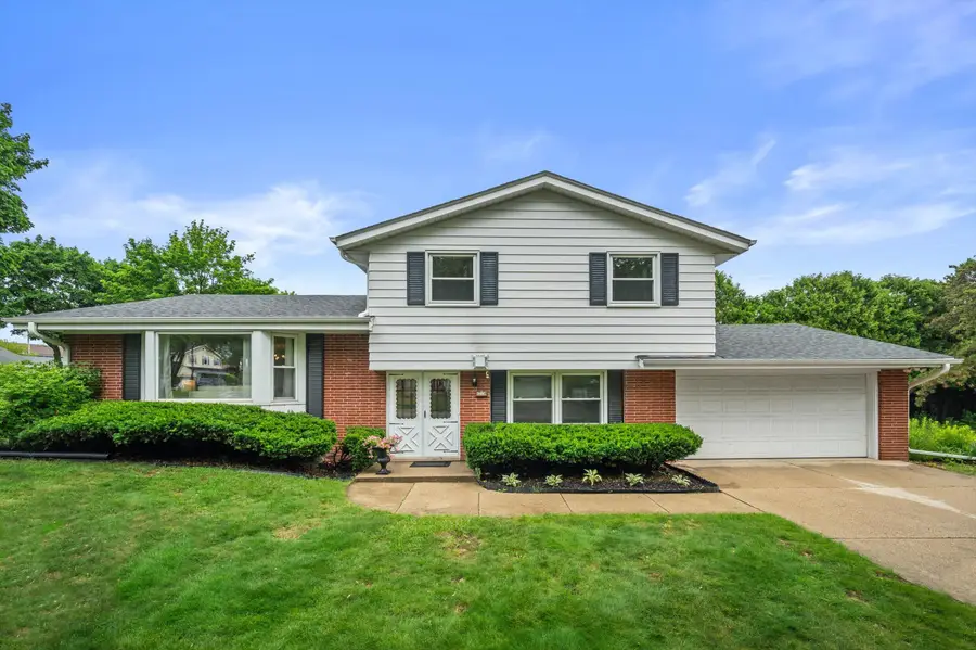 12130 W Chambers St, Wauwatosa, WI 53222 - #2