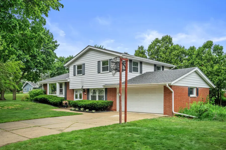 12130 W Chambers St, Wauwatosa, WI 53222 - #3