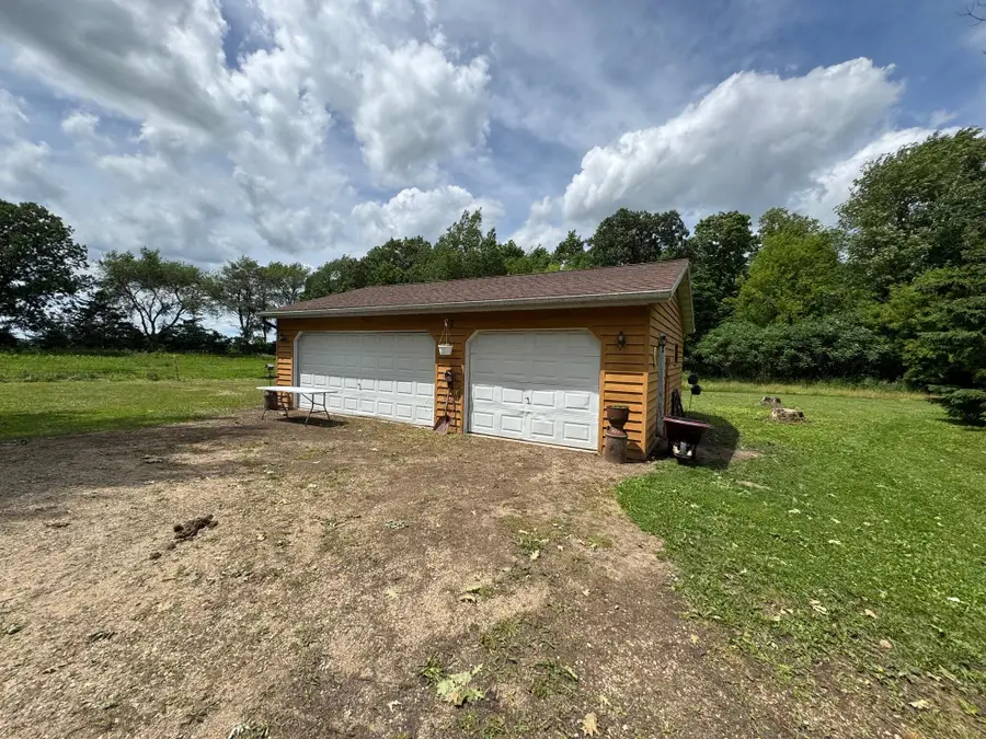W1484 Schmidt Rd, Randolph, WI 53923 - #3