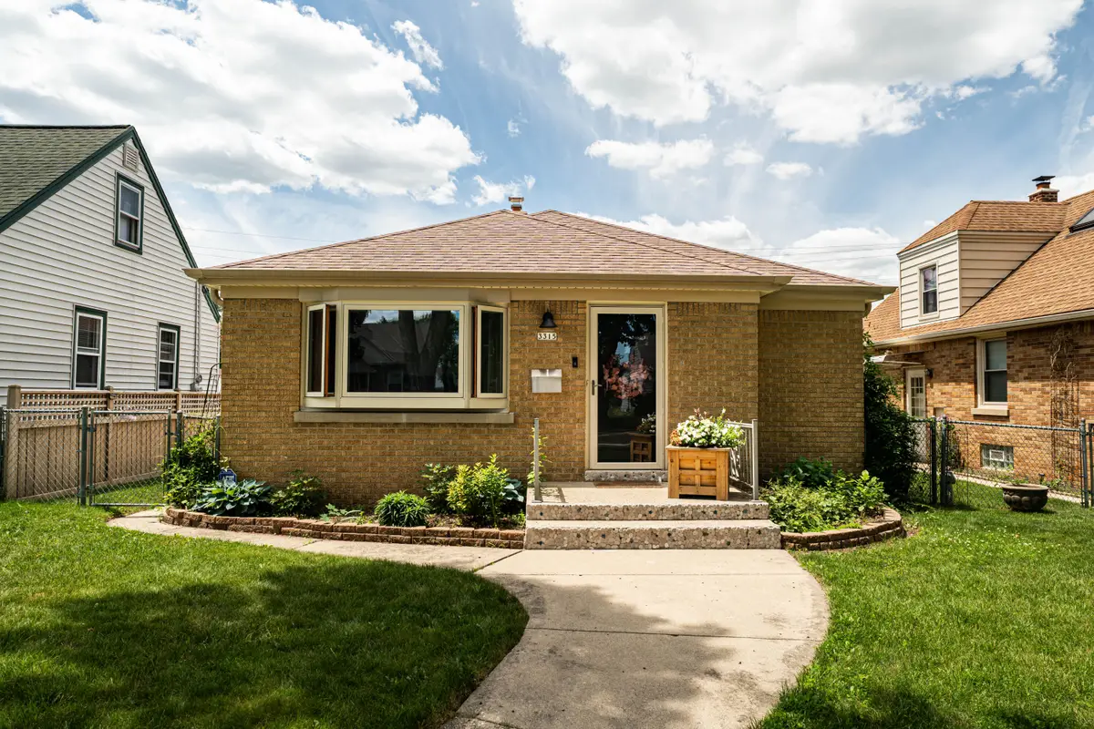 3315 N 91st St, Milwaukee, WI 53222 - #1