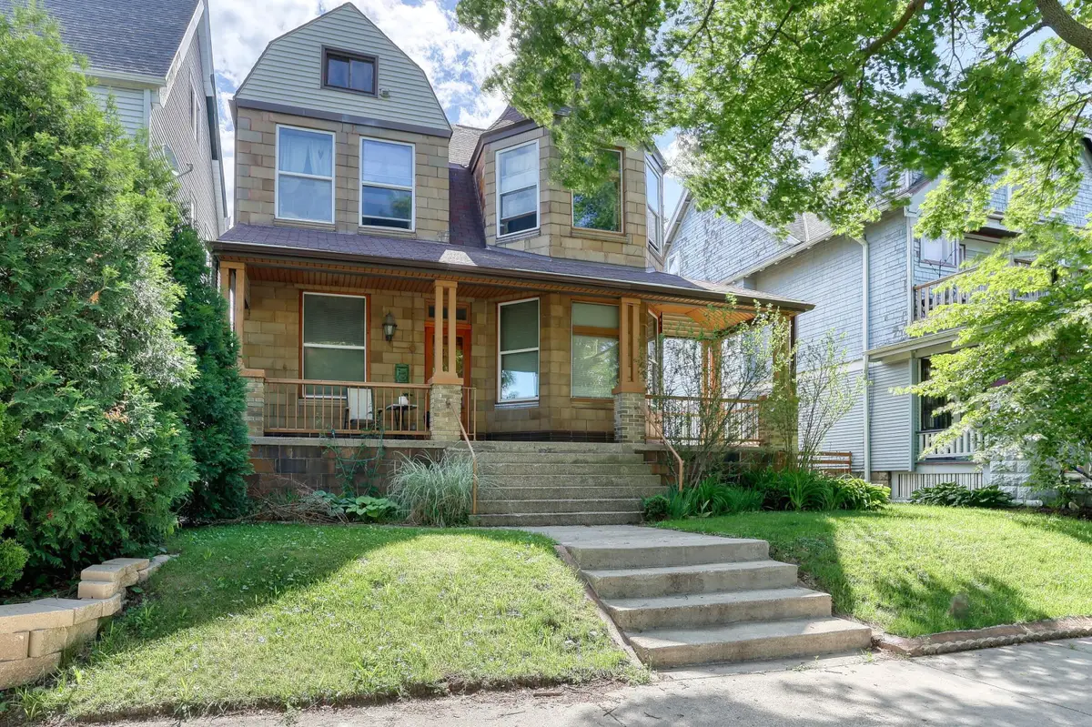 546 N 32nd St, Milwaukee, WI 53208 - #1