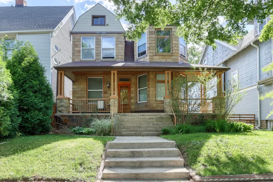 546 N 32nd St, Milwaukee, WI 53208 - #2