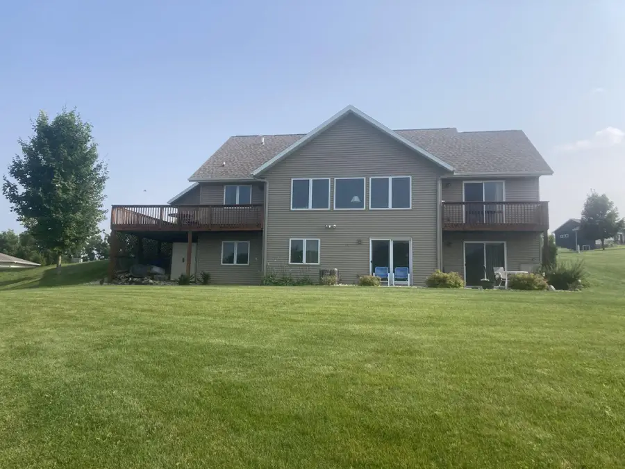 w3676 Highland Dr, Greenfield, WI 54601 - #2