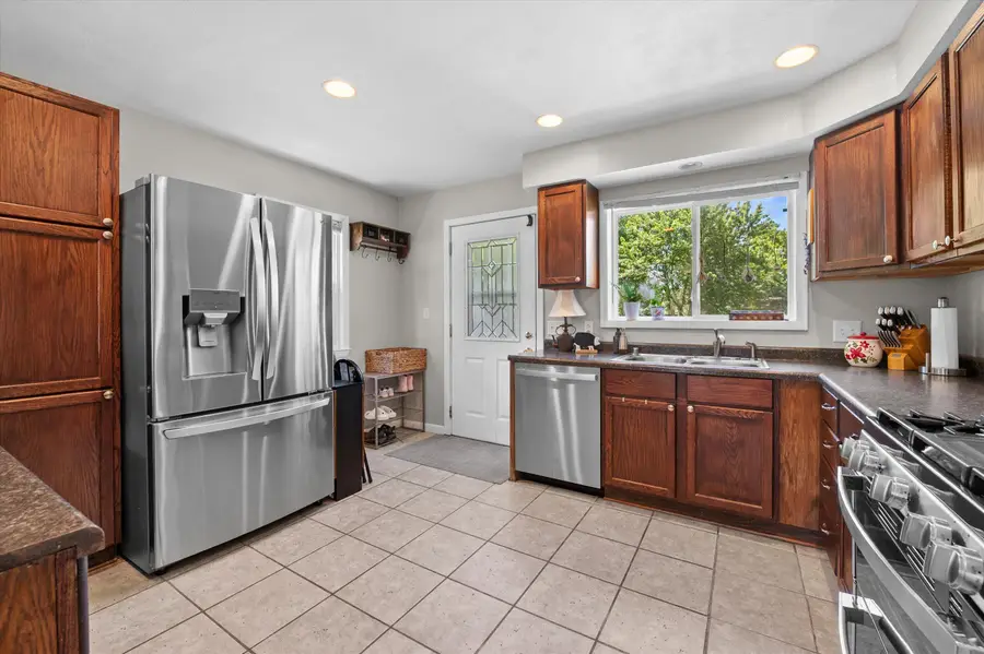 231 E Leonard St, Watertown, WI 53098 - #3