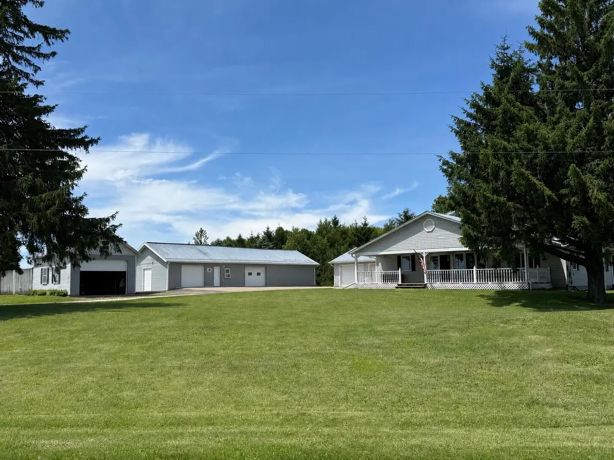 W3494 Mcclintock Rd, Farmington, WI 54644 - #1
