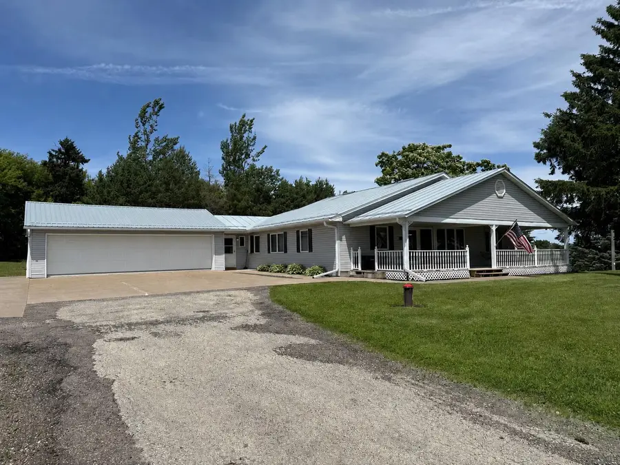 W3494 Mcclintock Rd, Farmington, WI 54644 - #2