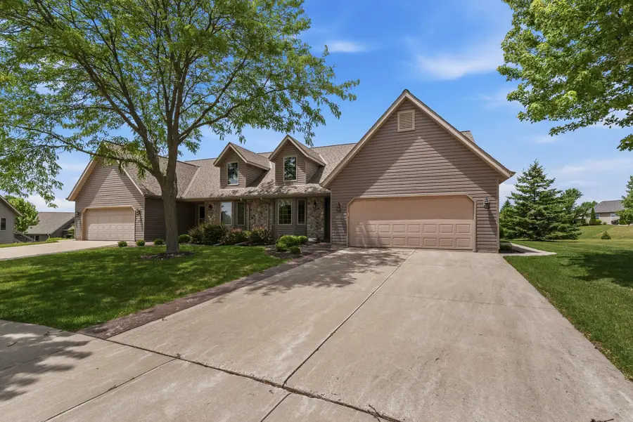 W203N16151 Pin Oak Cir, Jackson, WI 53037 - #2